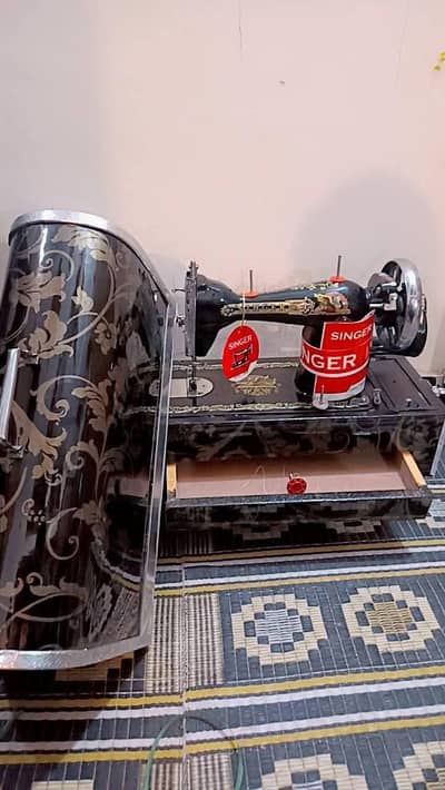 Brand new Original Singer with Cover. 10 saal waranty
