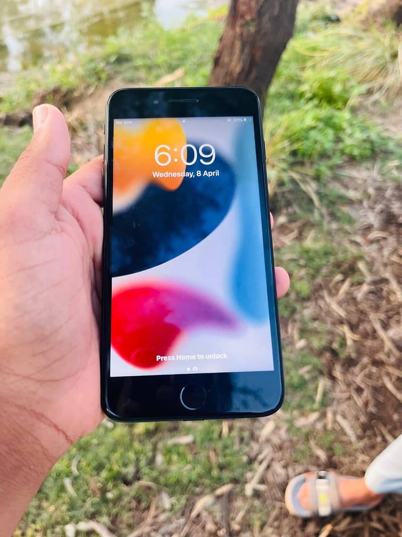 Apple iPhone 7 Plus 1