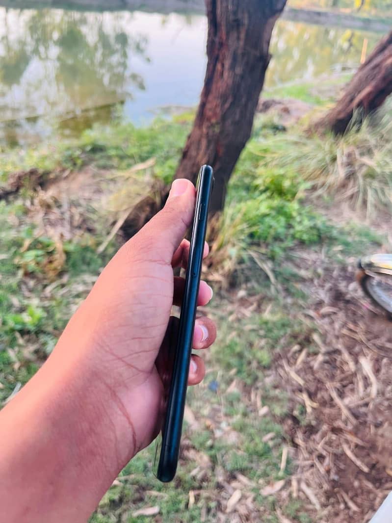 Apple iPhone 7 Plus 3
