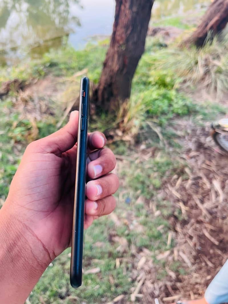 Apple iPhone 7 Plus 5