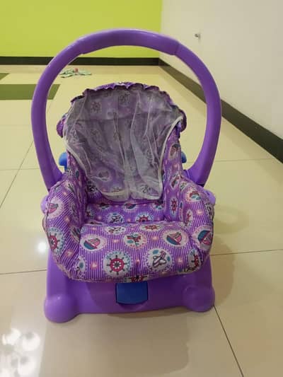 mama love baby carry cot and rocker exclellent condition