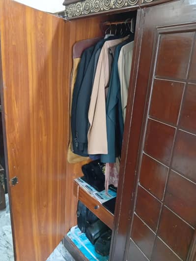 bedroom almirah 3 doors