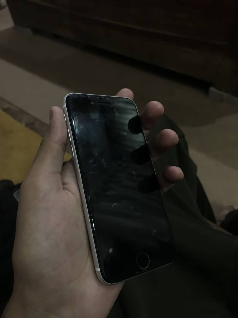 Apple iPhone SE 3