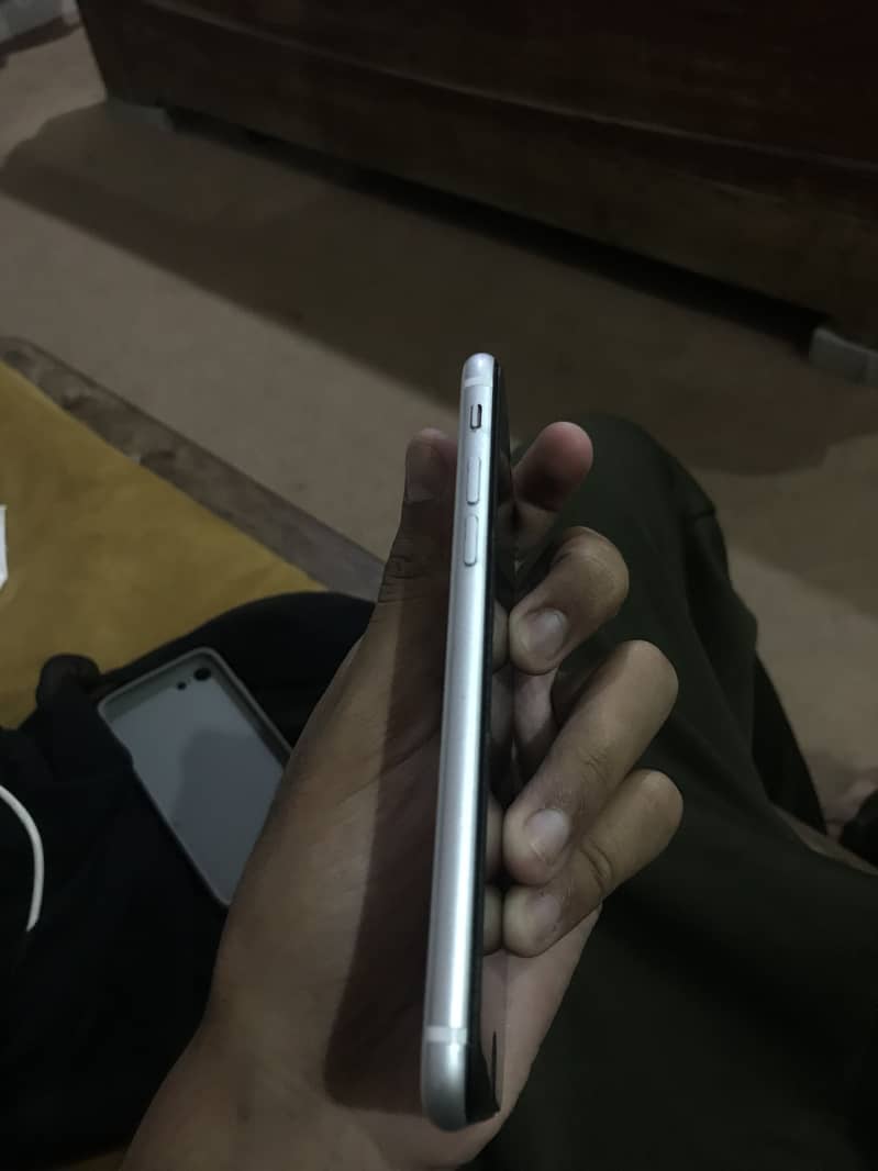 Apple iPhone SE 6