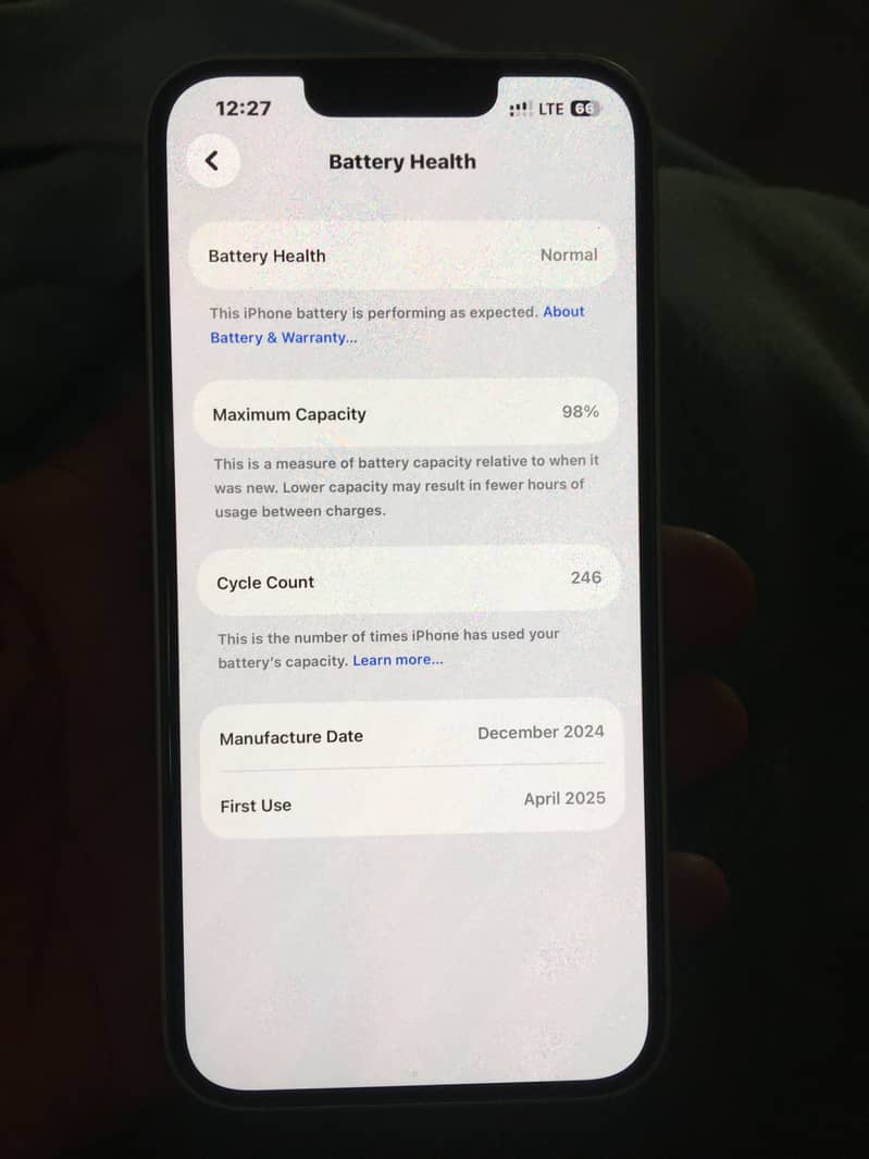 Apple iPhone 16e 9