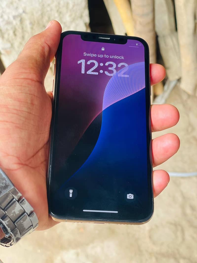 Apple iPhone XS 3