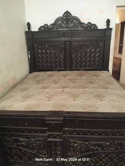 king size bed with mattress