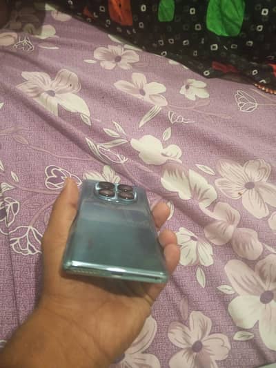 12 256 gb  not 14 pro 1 manth us ha buss