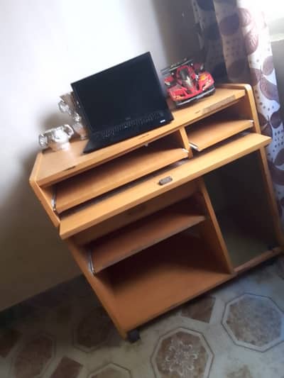 Computer Table with Keyboard/Mouse Rack & Drawer – Good Condition