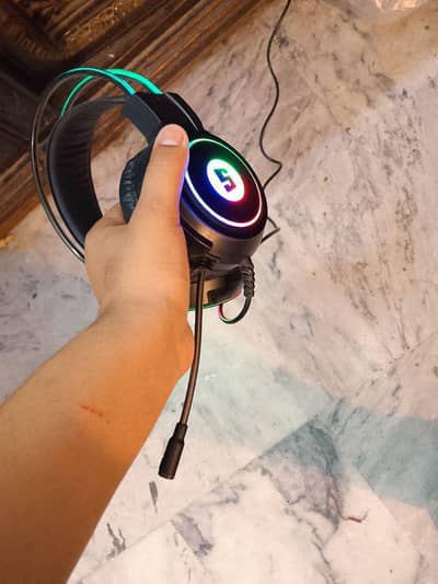 razor R1 headset