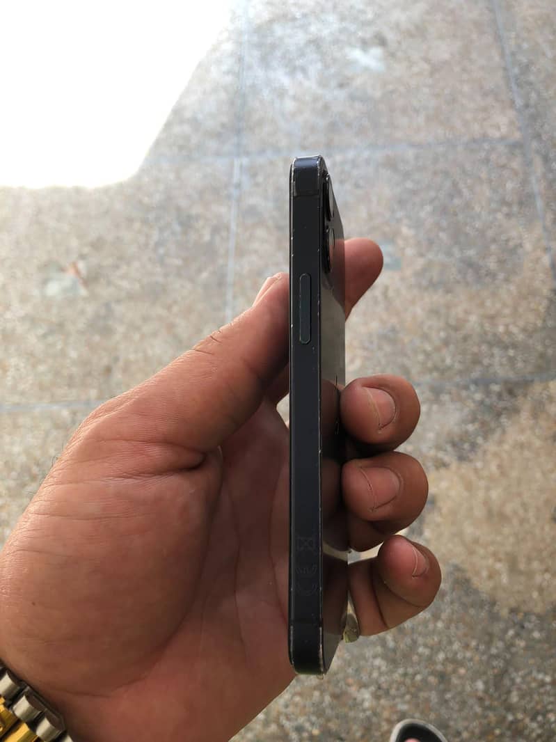 Apple iPhone 12 mini 1
