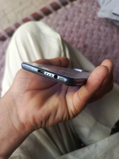 Vivo V21e
