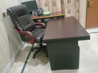 Doctor Clinic Chair+ table