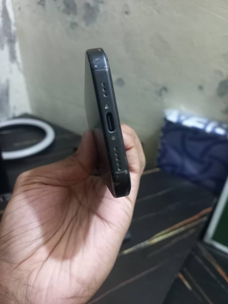 Iphone 15 4