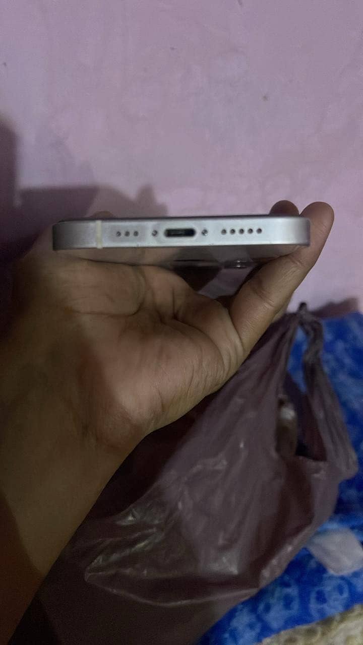 Apple iPhone 12 3