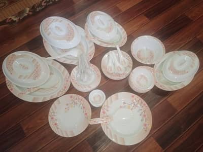 plastic dinner set