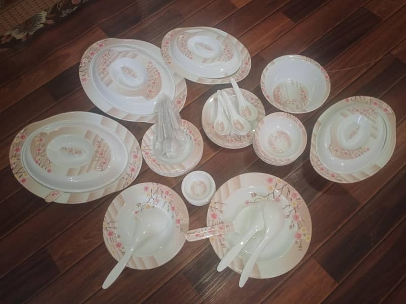 plastic dinner set 2
