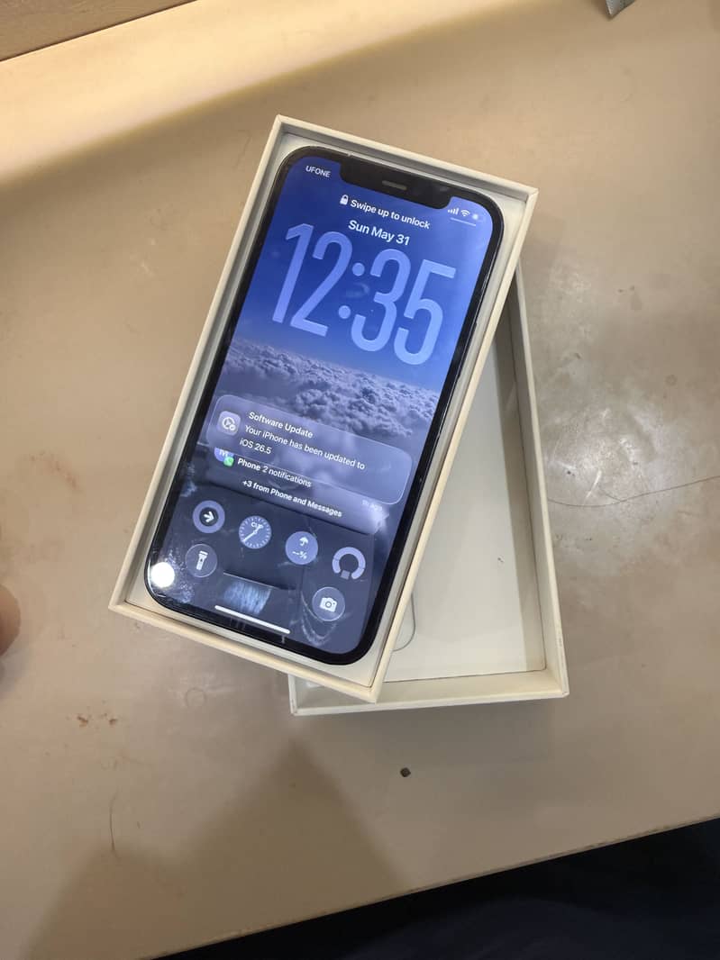 Apple iPhone 12 2