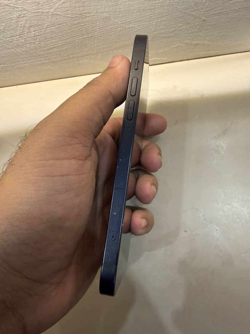 Apple iPhone 12 3