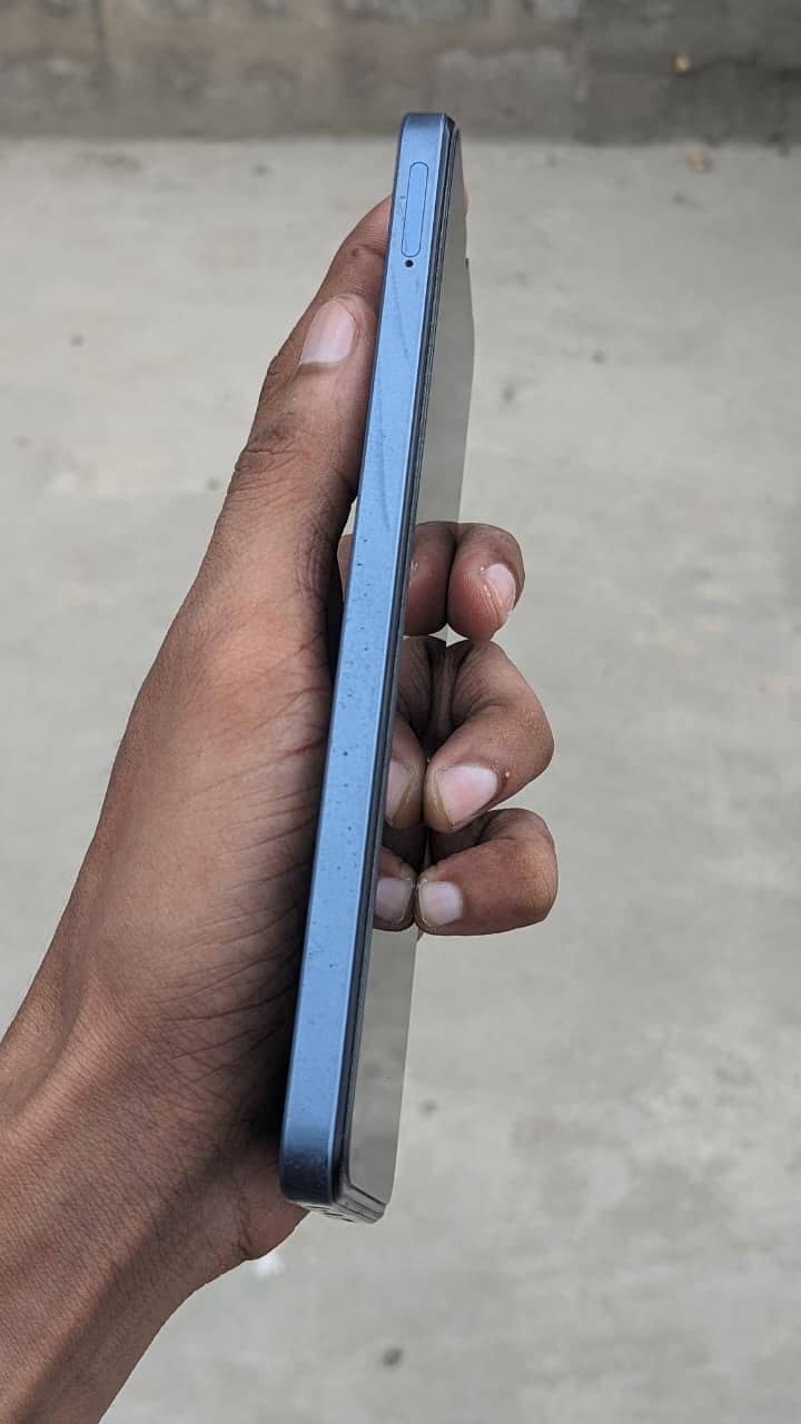 Realme C63 1