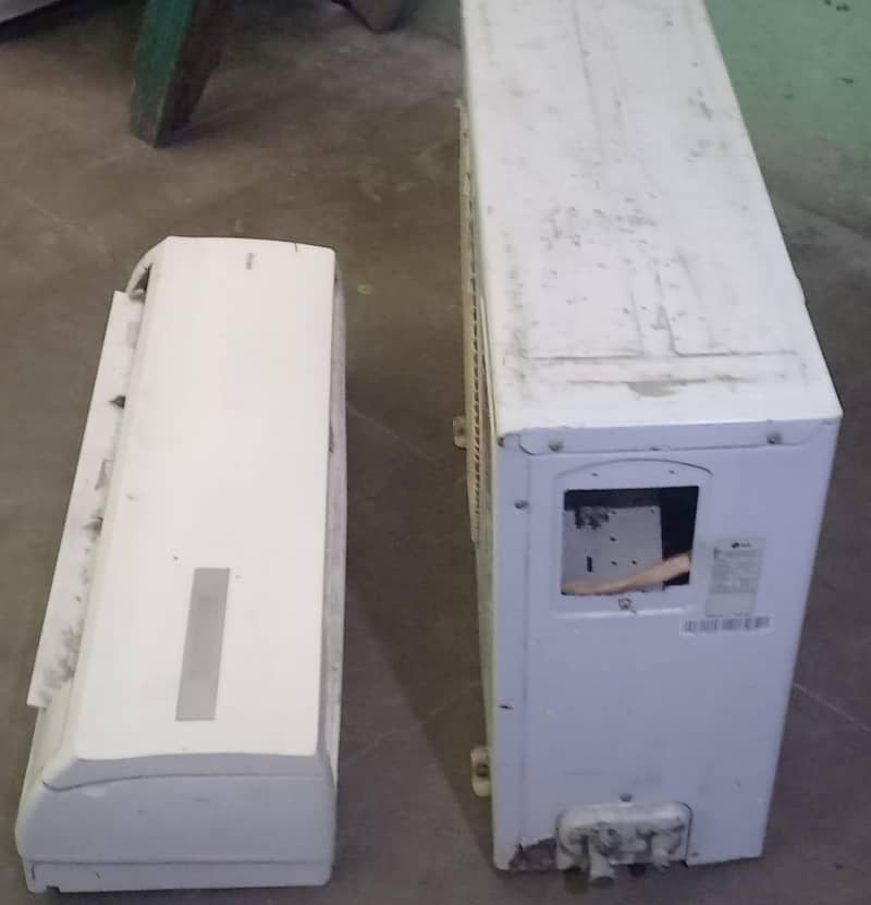 Haier split A/C perfect running condition. 2