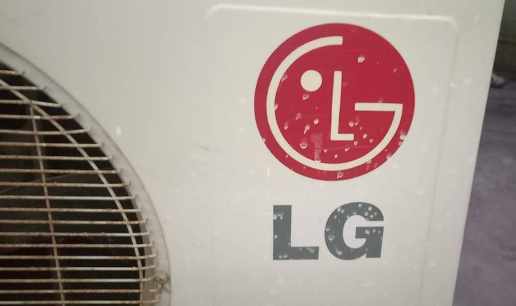Haier split A/C perfect running condition. 3