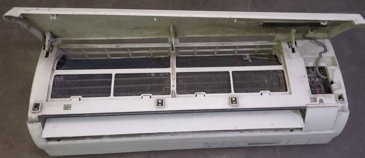 Haier split A/C perfect running condition. 10