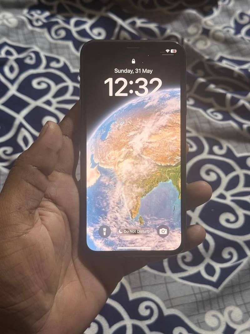 Apple iPhone XS 4