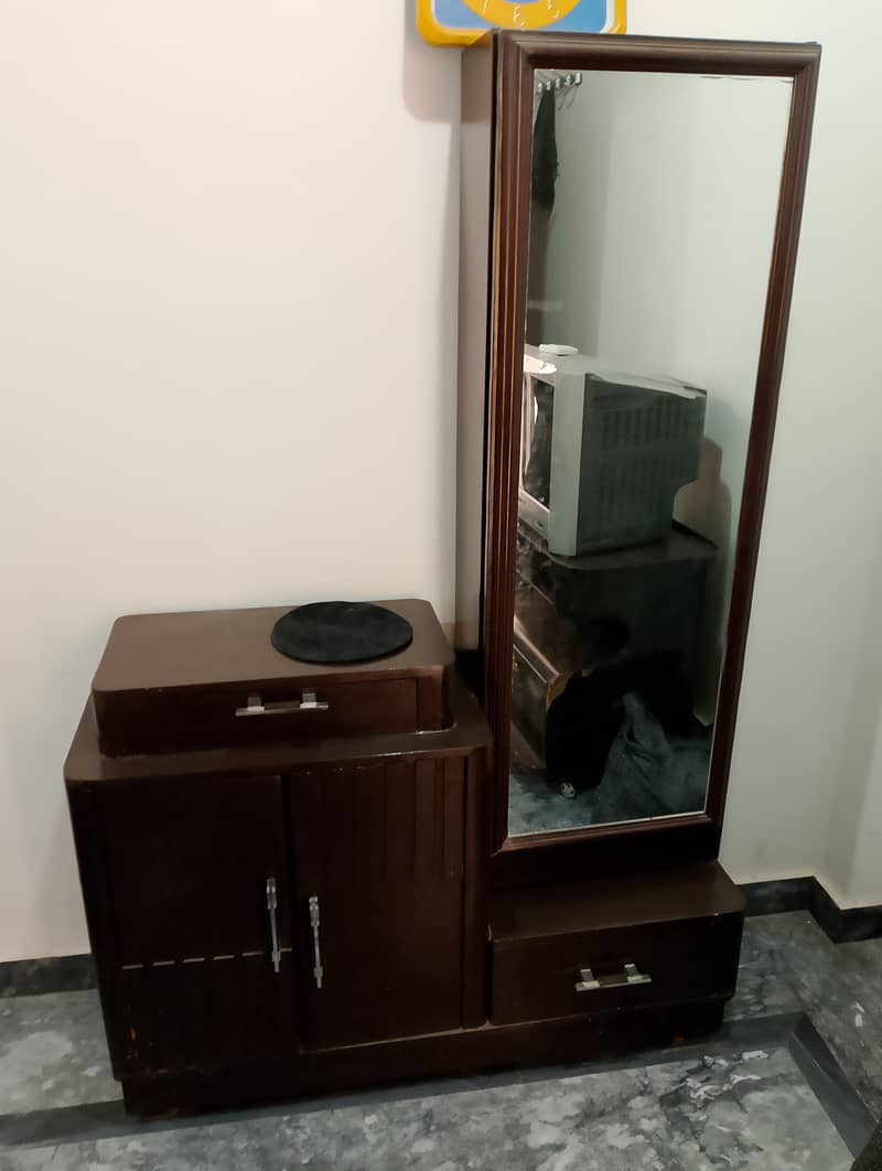 one dressing table 0