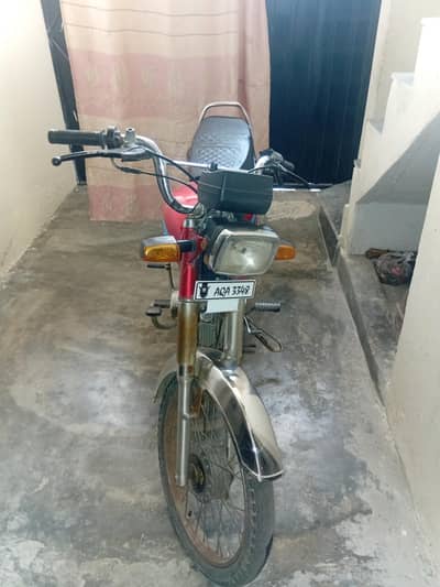 United 70 bike for sell argent