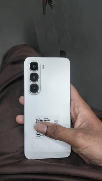 Infinix Hot 60 i 6/128 Ram , battery 5160 Mah