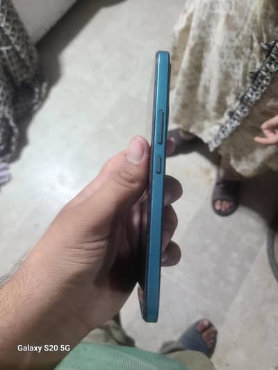 vivi v25e 8+8 ram ha 128 stroke ha Pta approve ha display finger ha