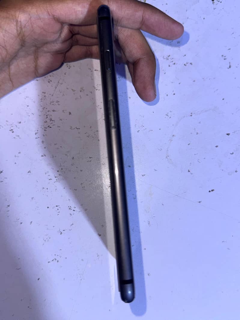Apple iPhone 8 Plus 2