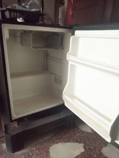 Small fridge room fridge