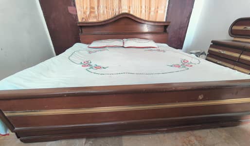 Bad With his Two Side Tables For Sale In Low Price
