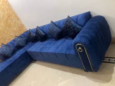 l shaped sofa 6 seater with 6 cushions brand new condition