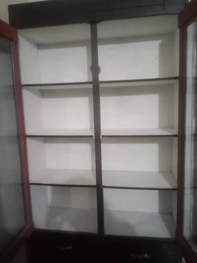 showcase in good condition 