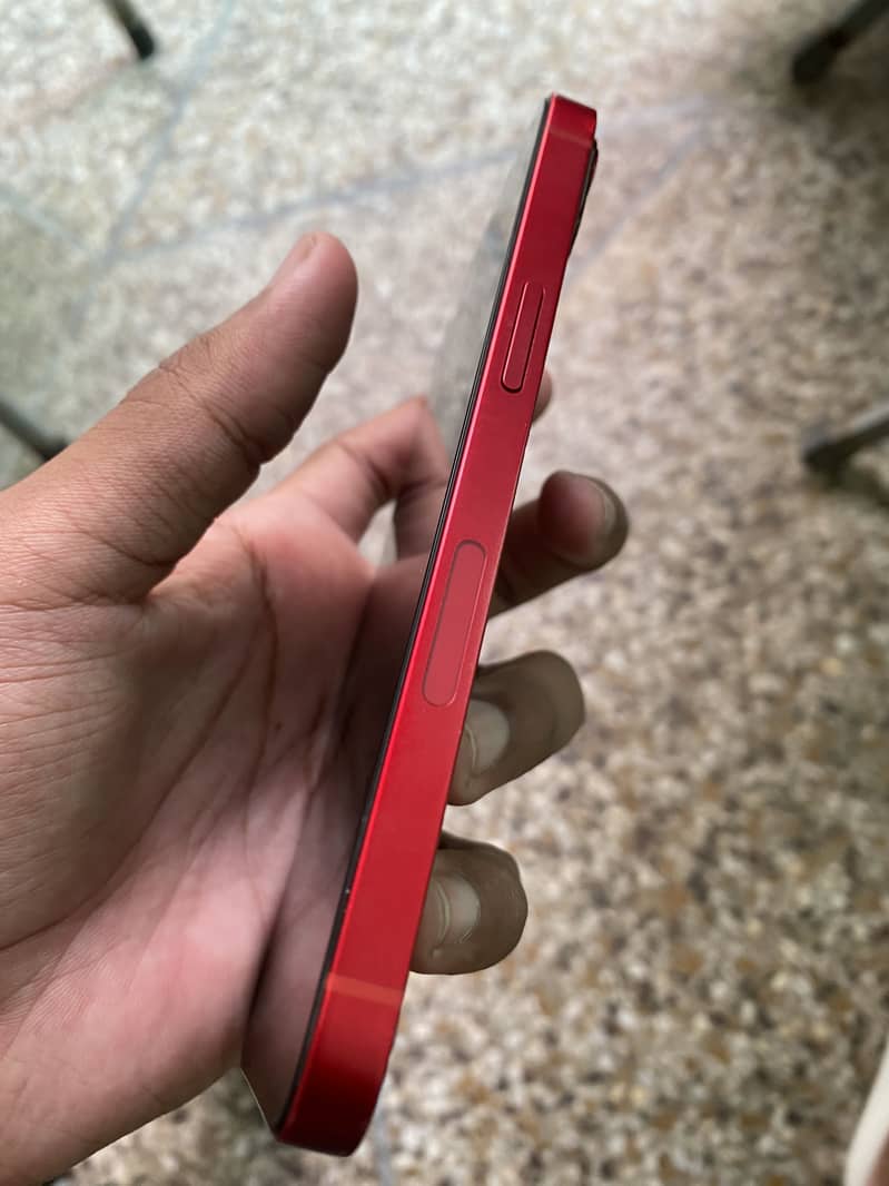 Apple iPhone 13 4