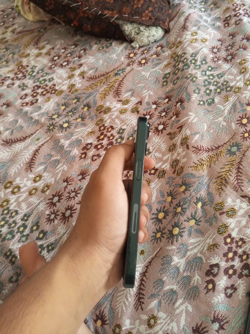 Apple iPhone 14 1