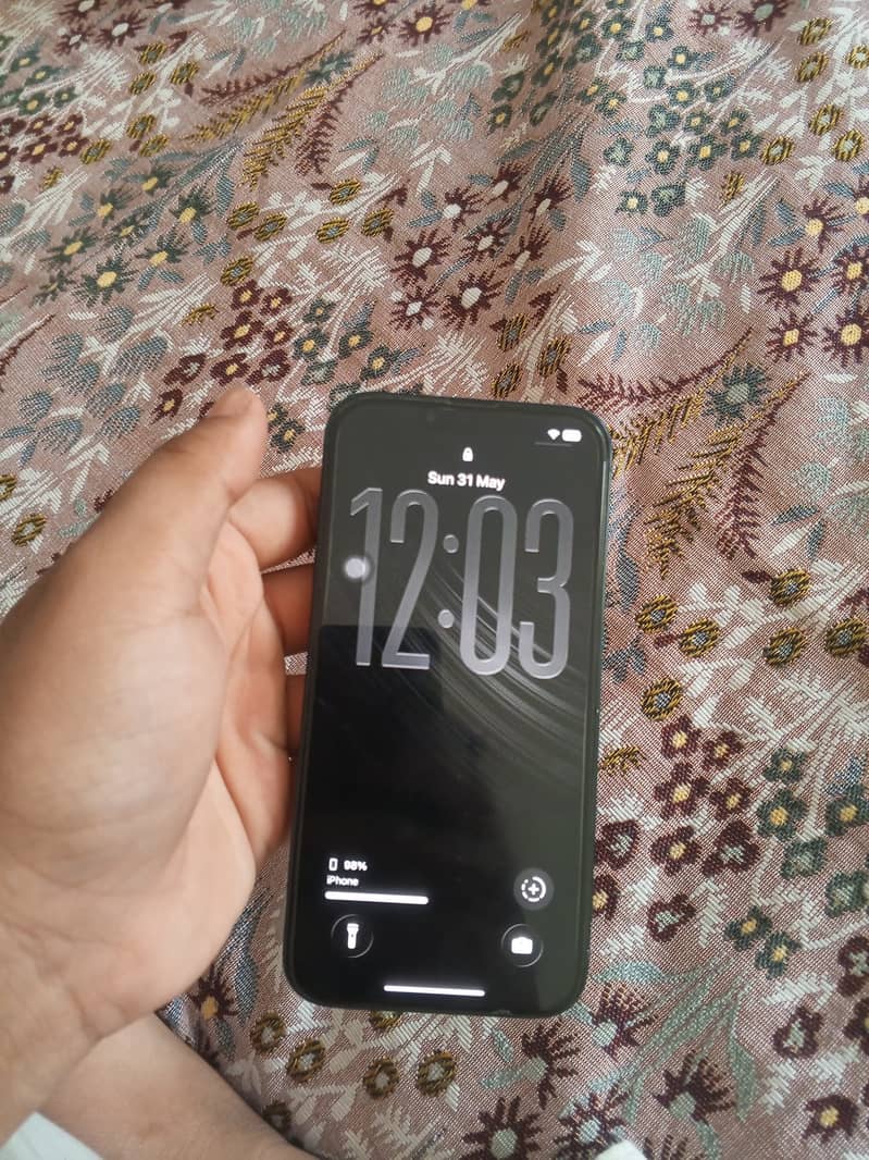 Apple iPhone 14 3