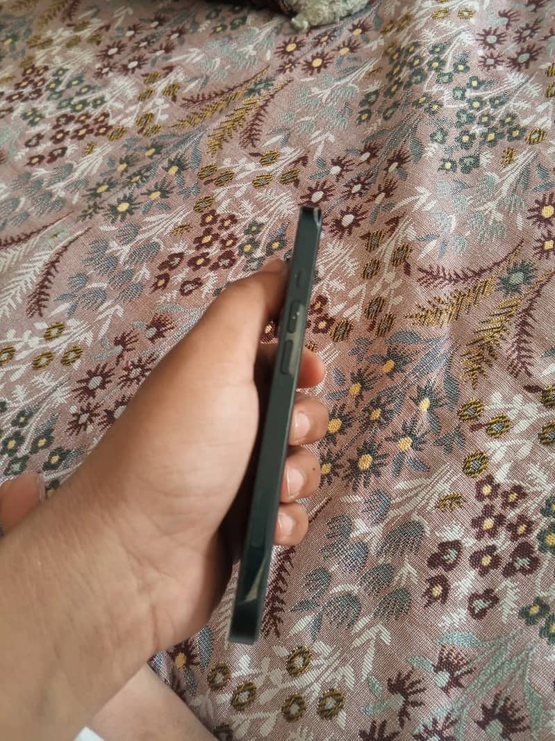 Apple iPhone 14 6