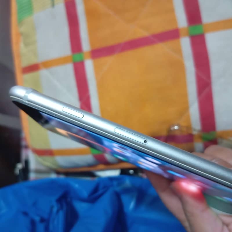 Apple iPhone 7 Plus 4