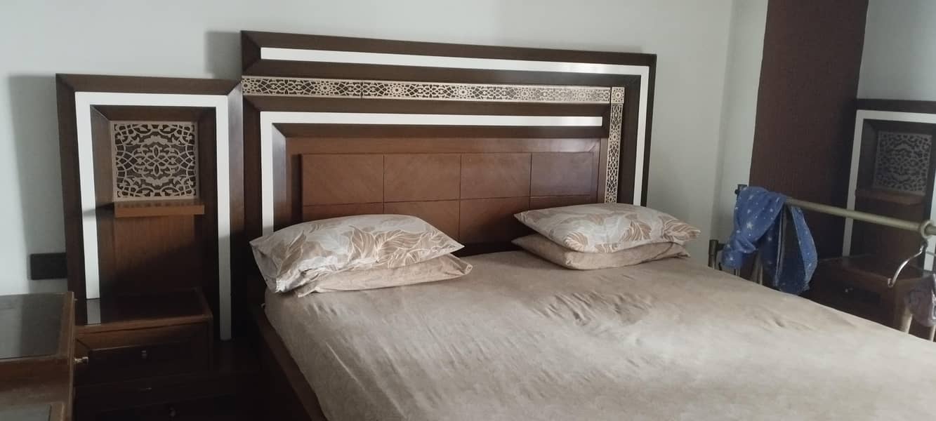 Bed with side tables 1