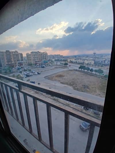 2bedroom flat for sale Bahria town Phase 8 ovearsese 5 commercial