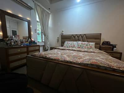 Bed set with dressing table and 2 side tables