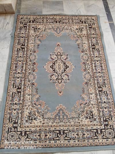 printed middle carpet
