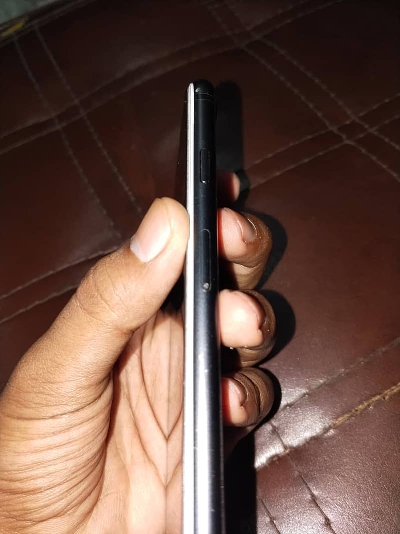 Apple iPhone 8 1