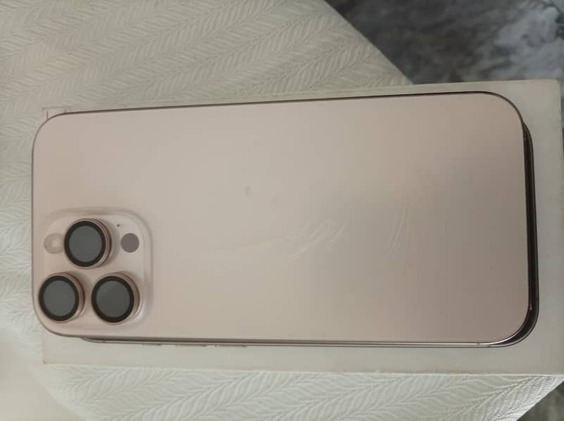 Apple iPhone 16 Pro Max 0