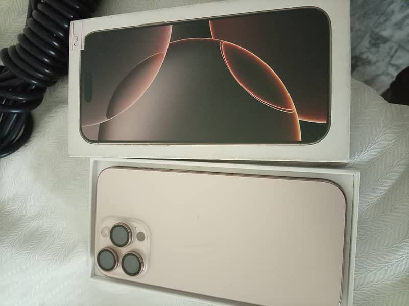 Apple iPhone 16 Pro Max 3