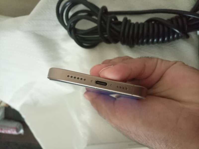 Apple iPhone 16 Pro Max 6